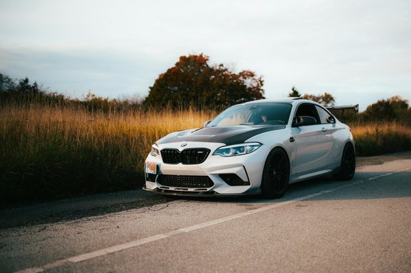 Navigating the Diverse Styles of UK Women's Fashion: What Are the Latest Trends?